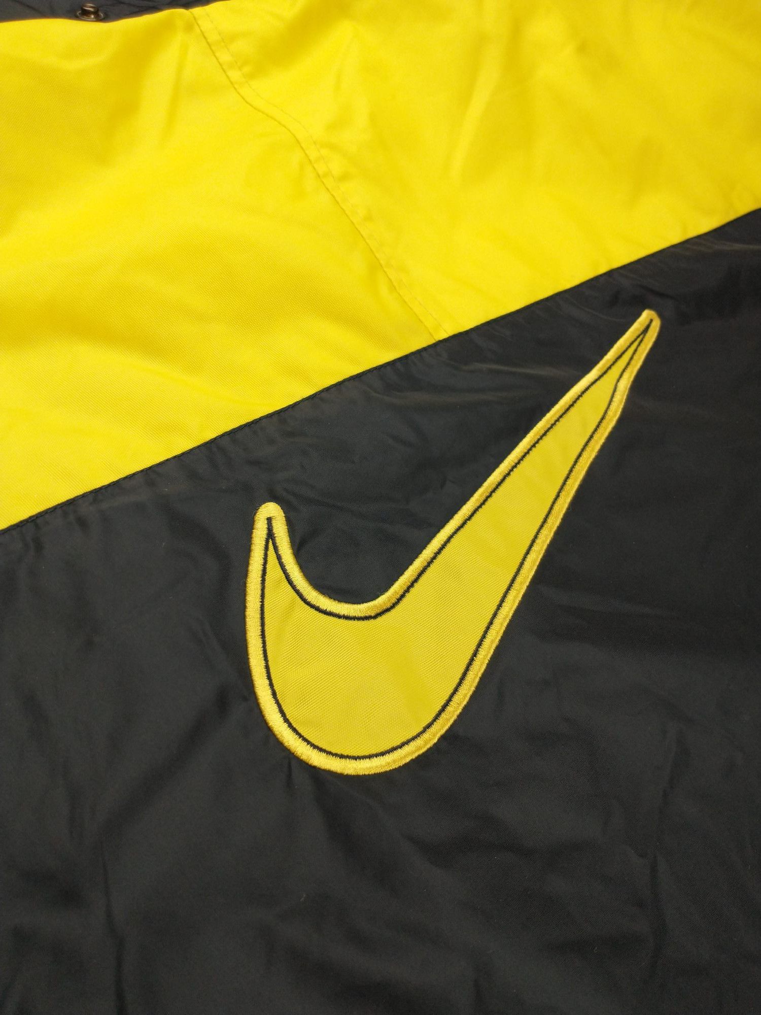 Nike Vintage 90s Nike Jacket Swoosh Black and Yellow Hooded Size US L / EU 52-54 / 3 - 18 Thumbnail
