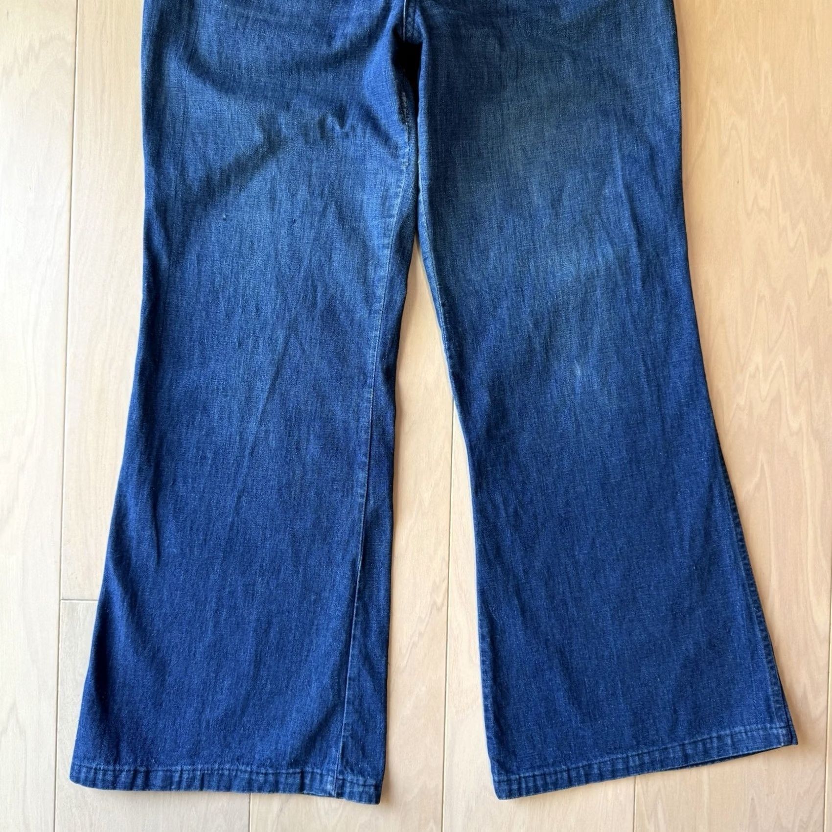 Vintage VINTAGE Navy Flare Pants 31 Blue Dark Wash 70s Military Seafarer Button Fly USA Size 24" / US 00 / IT 34 - 4 Thumbnail
