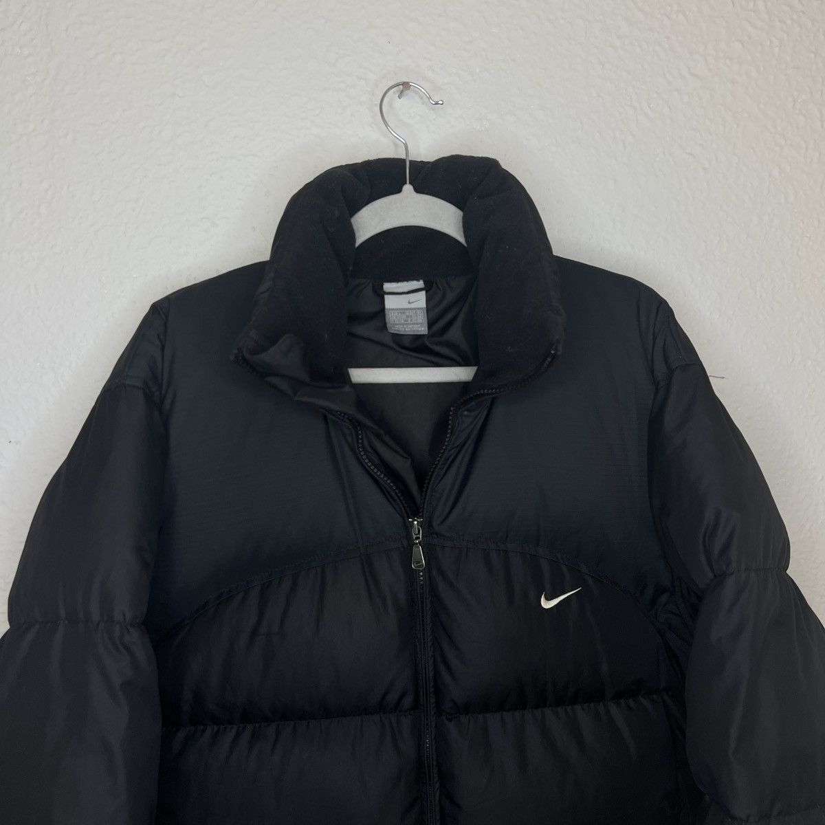 Nike Vintage Nike Puffer Down Jacket Center Swoosh Logo Black Y2K Size US L / EU 52-54 / 3 - 5 Thumbnail