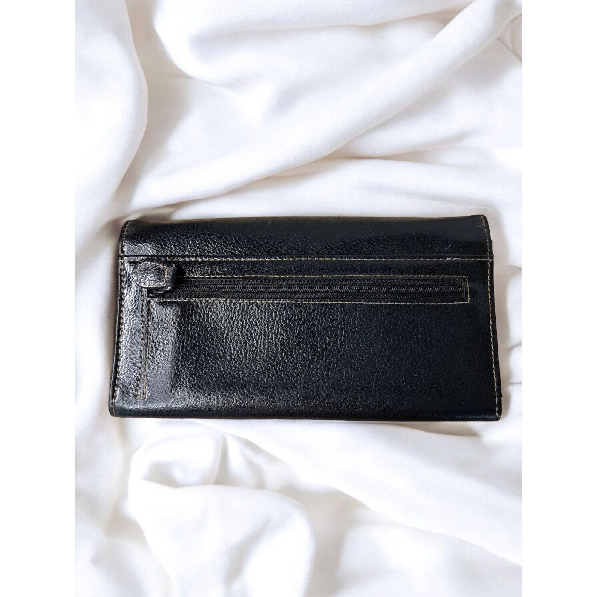 Other Liz Claiborne Black Leather Tri- Fold Check Book Style Walle Size ONE SIZE - 2 Thumbnail