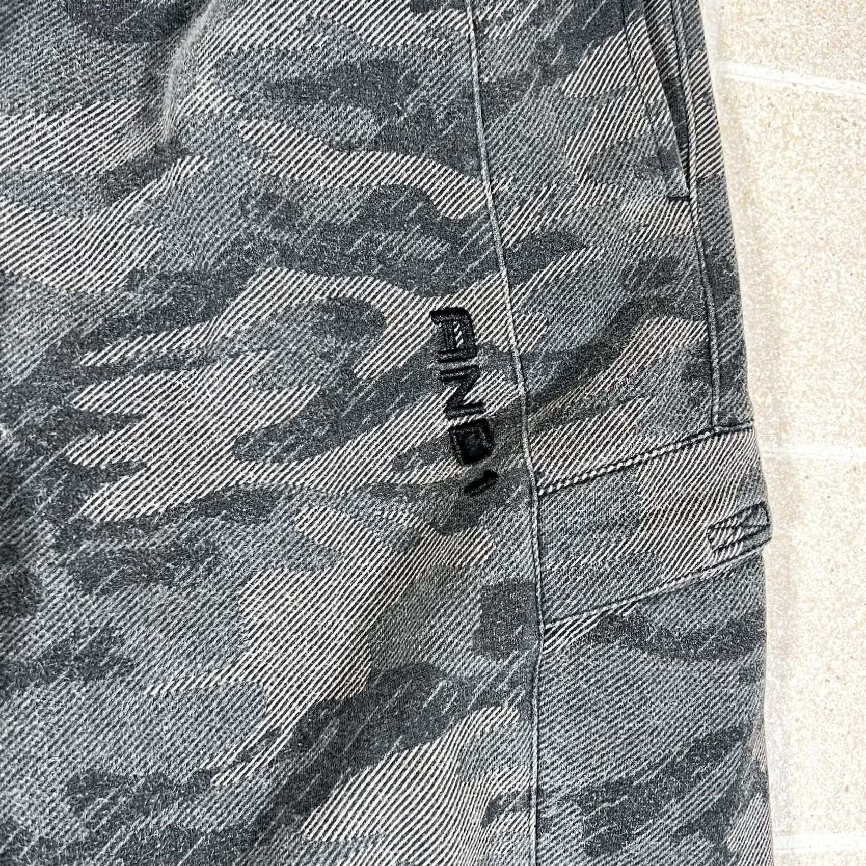 Vintage VTG AND1 Sweatpants Camouflage Baggy Cargo Gray 2XL Mens Hip Hop Grunge Y2K Skate Activewear Pants Size US 39 - 3 Thumbnail