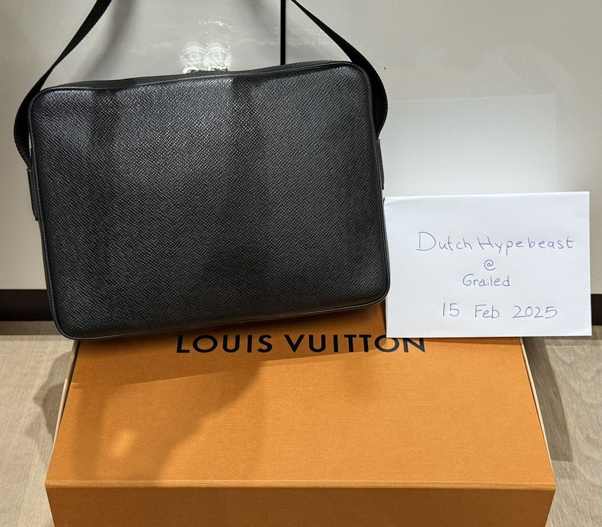 Louis Vuitton Louis Vuitton Outdoor Messenger PM Taiga Noir Size ONE SIZE - 8 Thumbnail