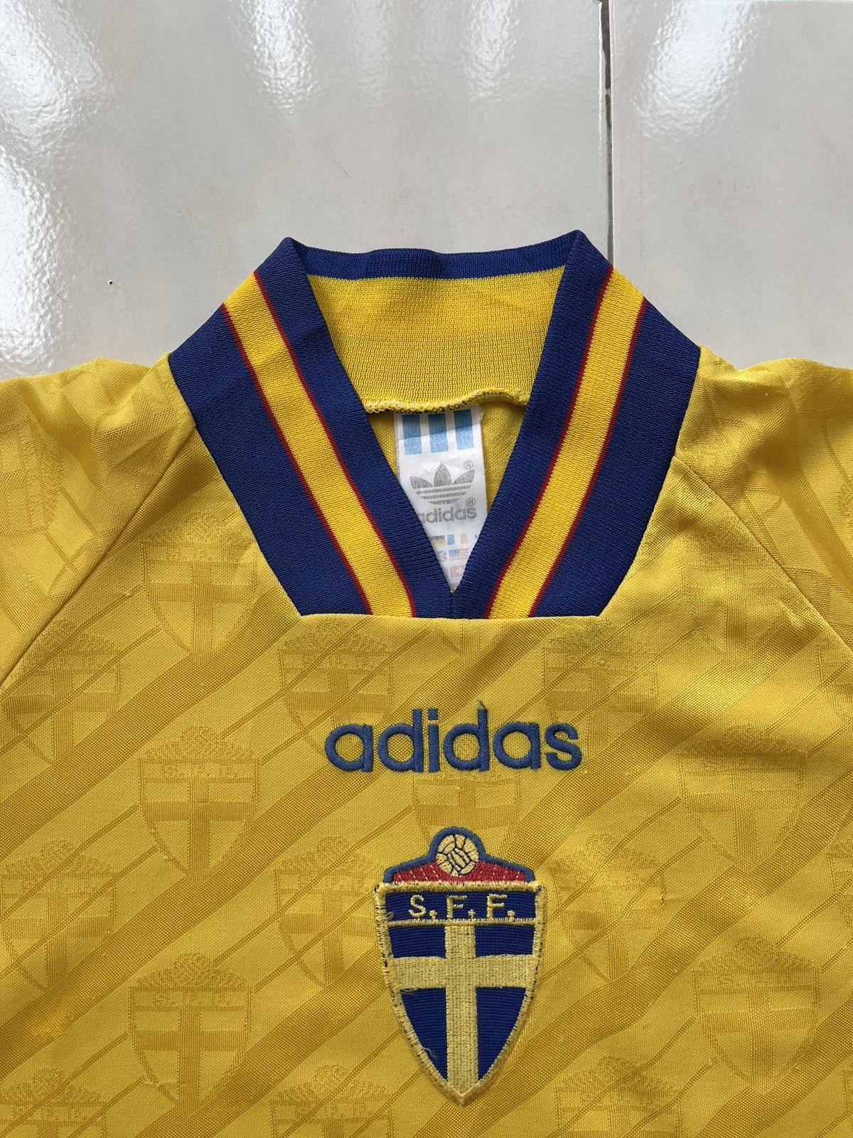 Adidas Sweden 1994/1996 Home ( Golden Generation ) Size US M / EU 48-50 / 2 - 18 Thumbnail