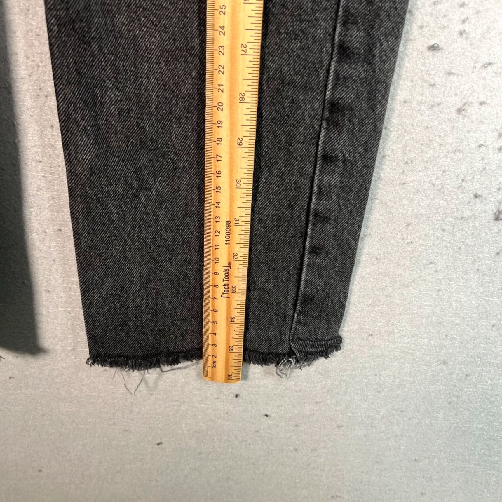 Zara VINTAGE Zara High-Waisted Black Straight-Leg Jeans Women Adult 4 Raw Hem Size 27" / US 4 / IT 40 - 5 Thumbnail