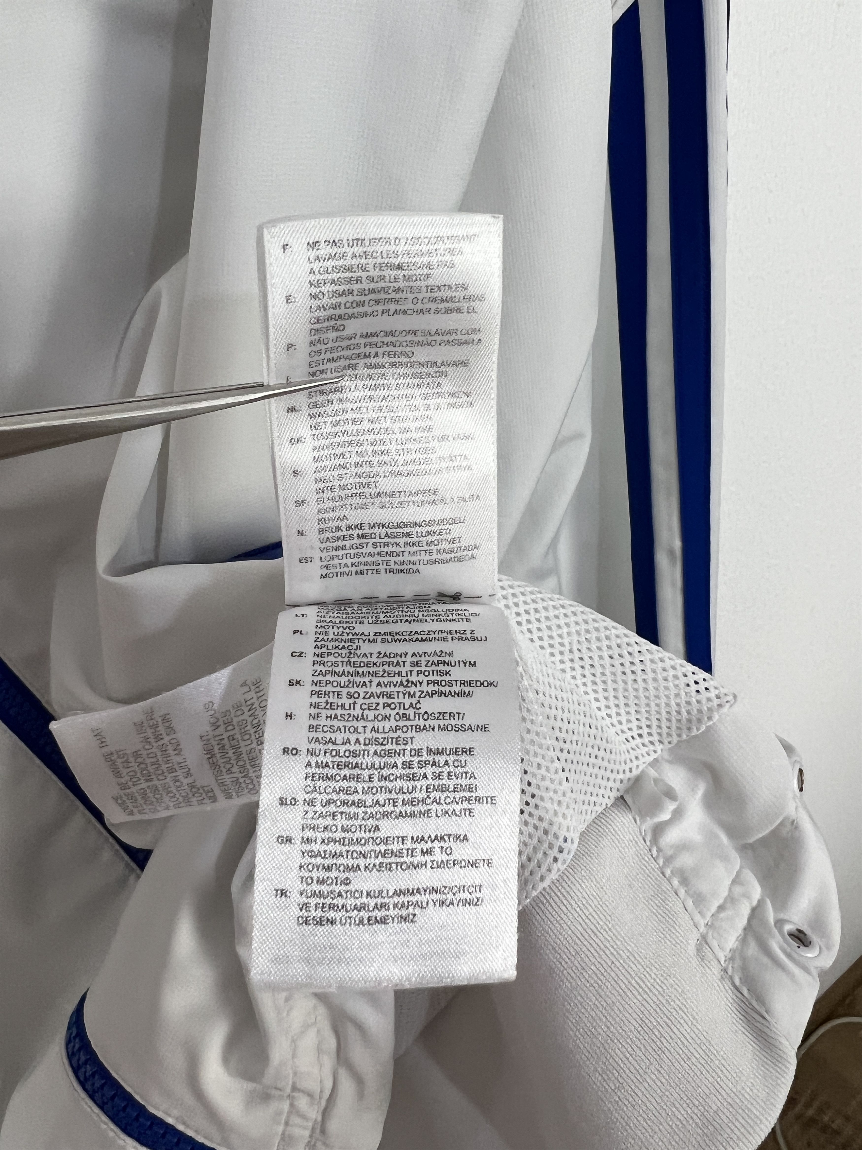 Adidas Vintage Adidas Real Madrid White Football Jacket Soccer Size US M / EU 48-50 / 2 - 13 Thumbnail