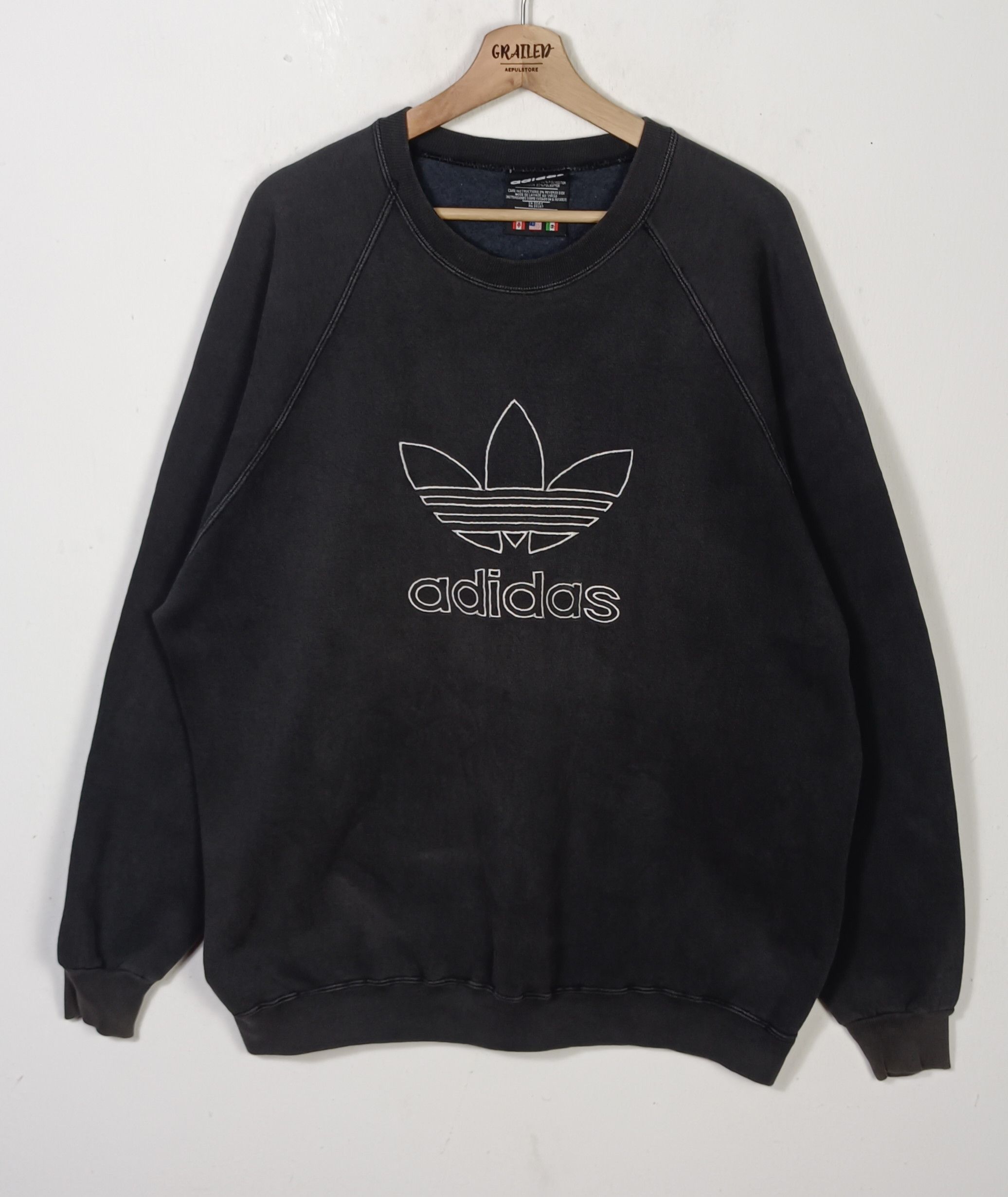 Adidas × Vintage Vintage Adidas Embroidered Center Logo Size US XXL / EU 58 / 5 - 1 Thumbnail