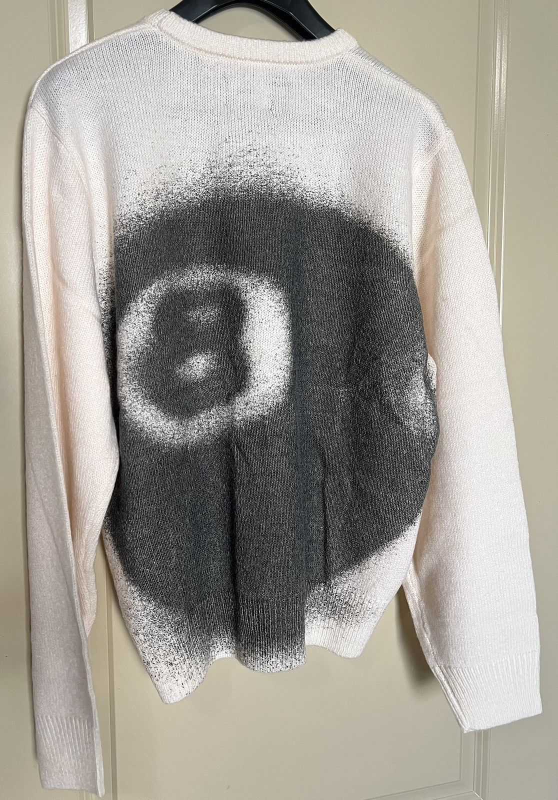 Stussy 8 Ball Spray sweater Stussy 8 Ball Spray Sweater Ivor
