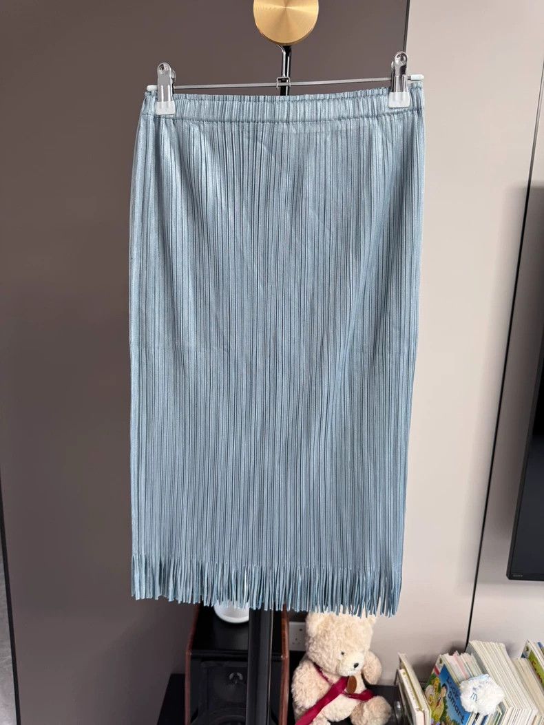Issey Miyake Issey Miyake size:3 Honor blue skirt Size 42" / US 20 - 2 Thumbnail