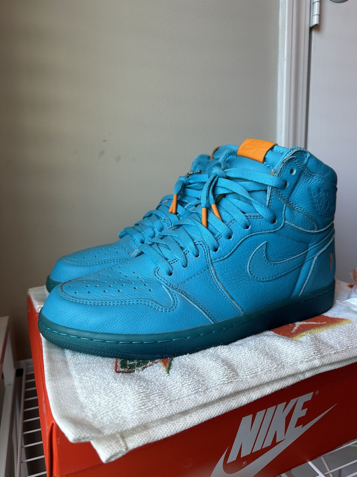 Jordan Brand × Nike Jordan 1 Gatorade “Blue Lagoon” Size US 11 / EU 44 - 2 Thumbnail
