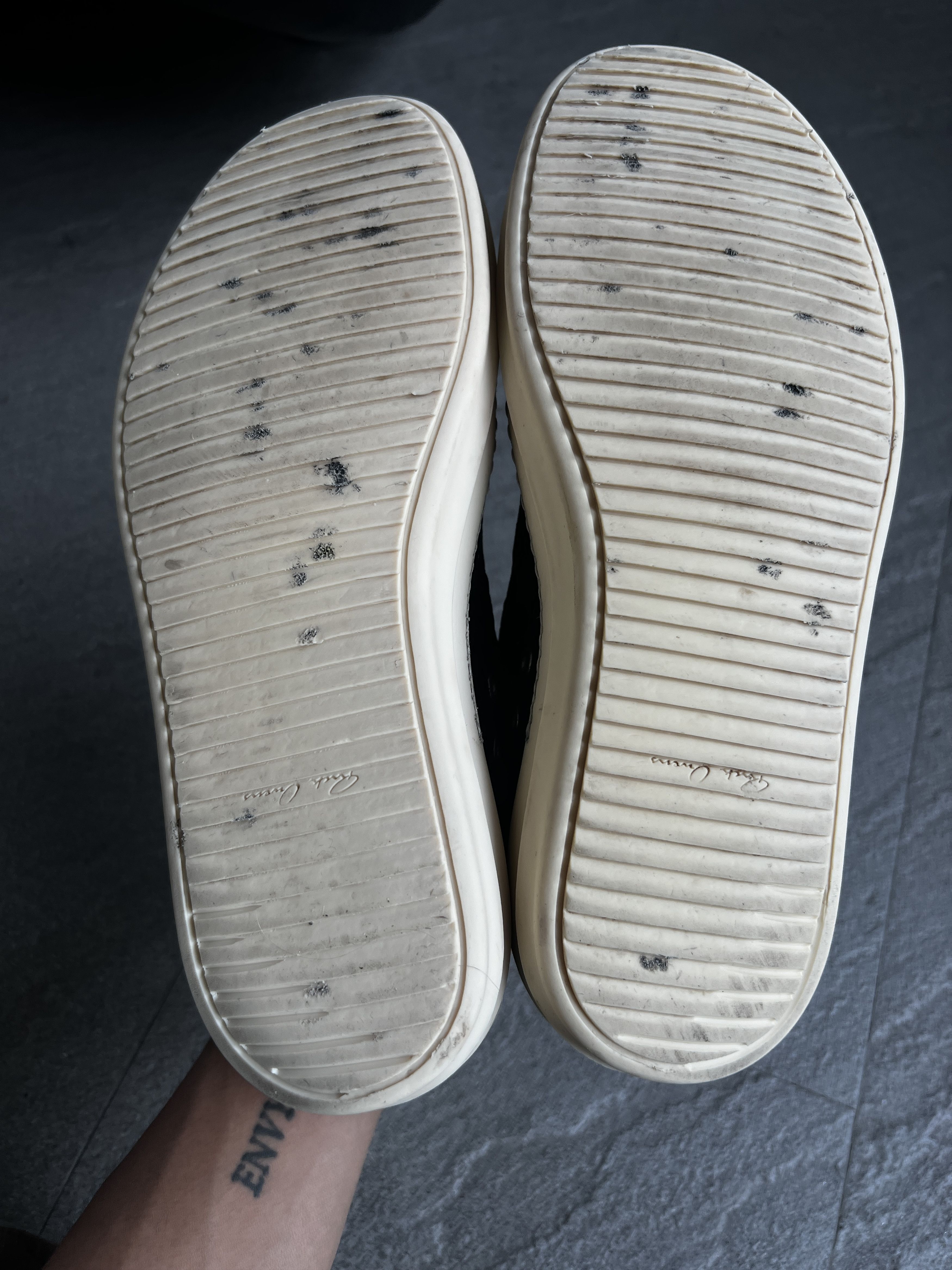 Rick Owens Rick Owens Distressed Leather Low Sneakers EU41 Size US 8 / EU 41 - 14 Thumbnail