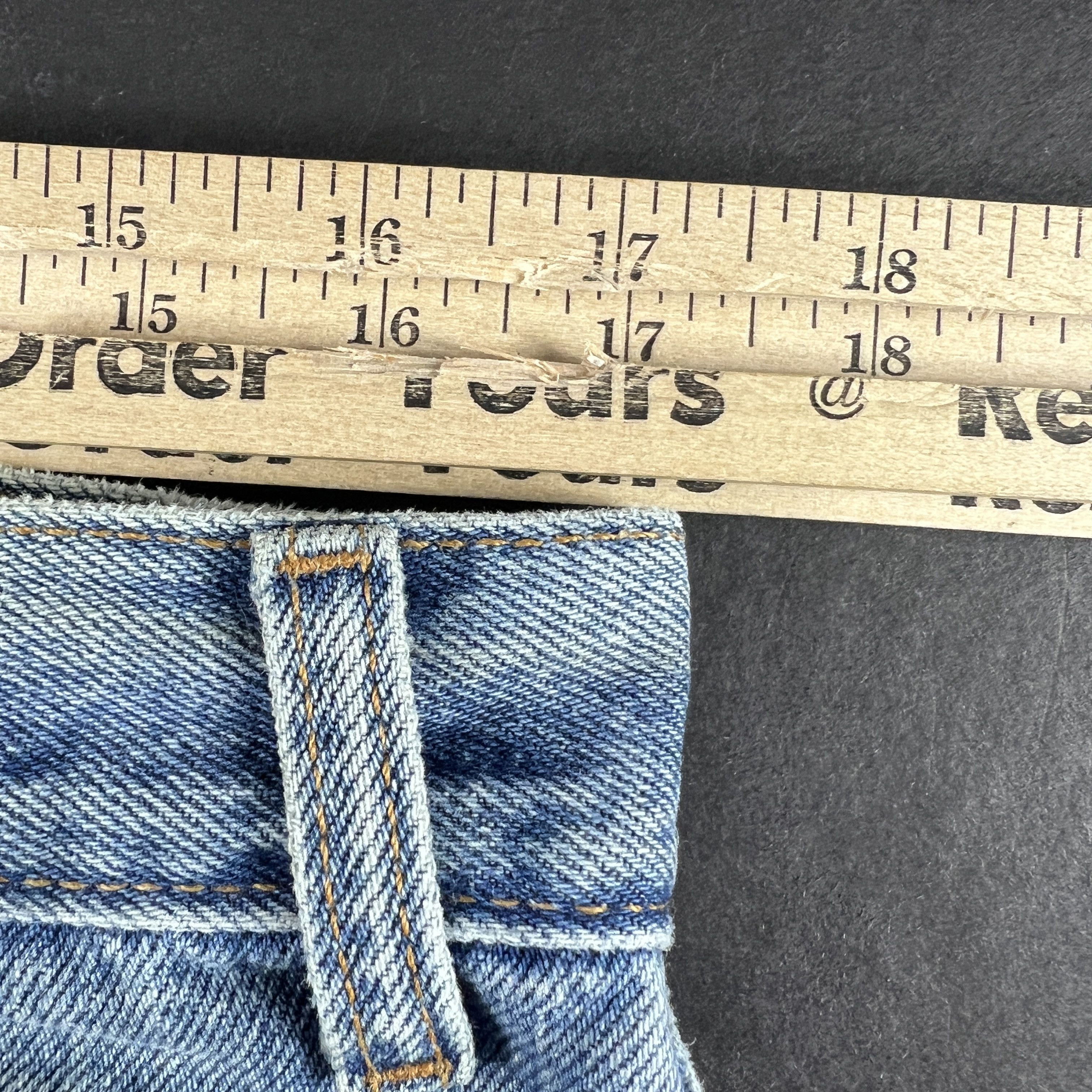 Levi's × Vintage Y2K Levi's Jeans 550 Relaxed Blue Dingy Denim Size US 34 / EU 50 - 22 Thumbnail