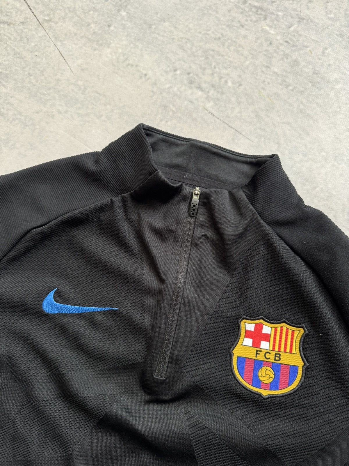 Nike 🔥FC Barcelona Nike longsleeve jersey 1/4 ZIP UP Aeroswift Size US M / EU 48-50 / 2 - 3 Thumbnail