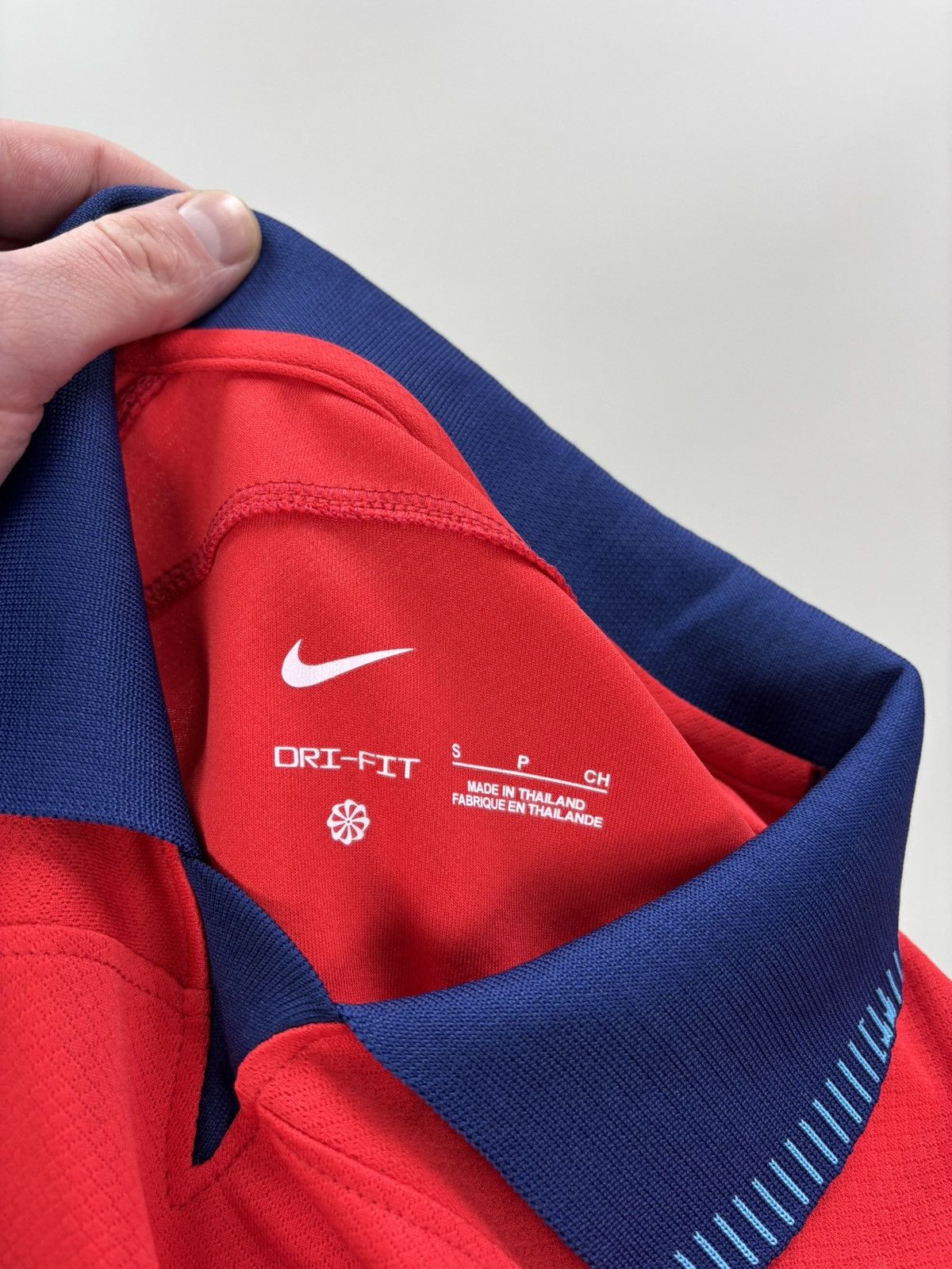Nike Mens t shirt Nike England Size S Color Red Size US S / EU 44-46 / 1 - 8 Thumbnail