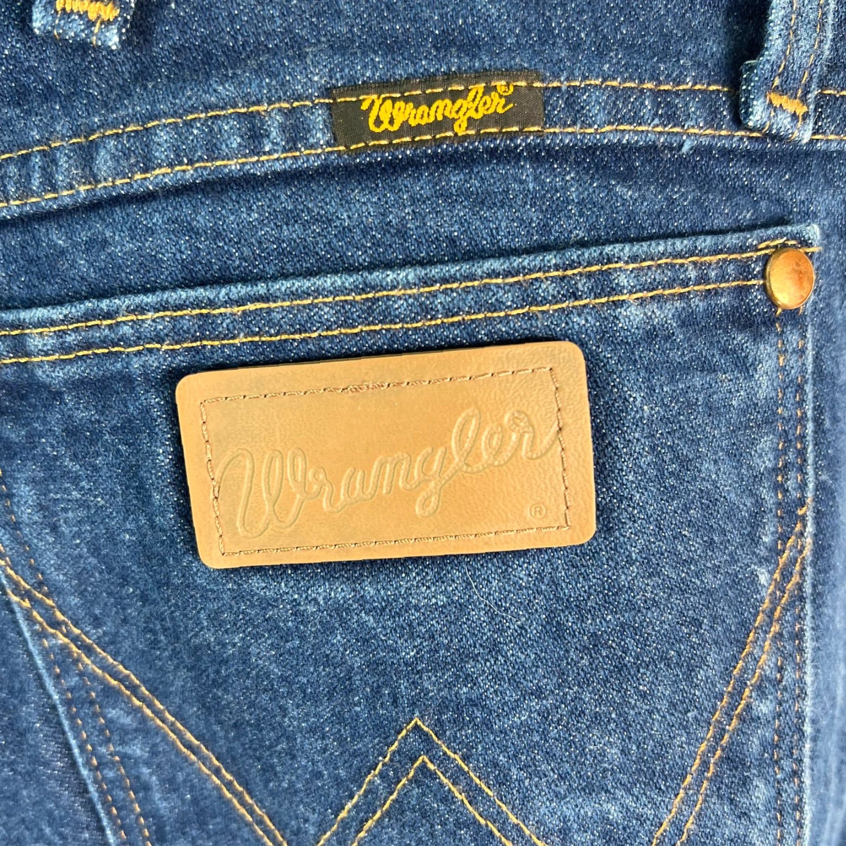 Wrangler Wrangler Mens Straight Jeans Blue Denim Size 40X30 Regular Rise Mid 29 Inseam 100% Cotton 5-Pocket Belt Loops N/A Size US 40 / EU 56 - 7 Thumbnail