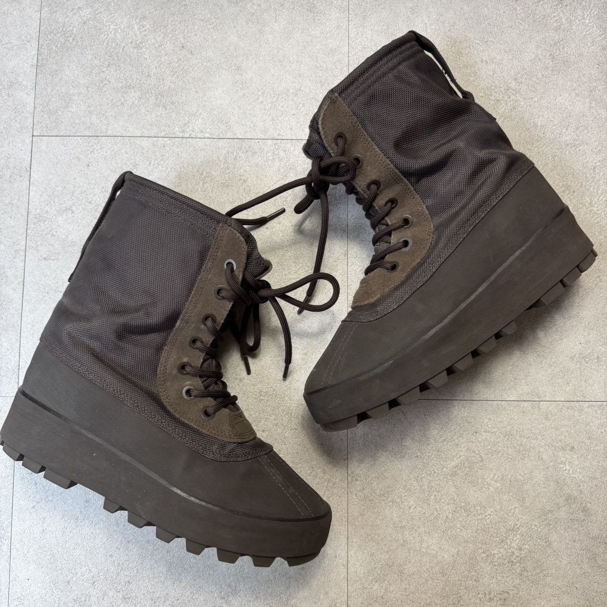 靴 [Adidas Yeezy boost 950] Chocolate US6.5 adidas Yeezy 950 Chocolate Men's - AQ4830 - US