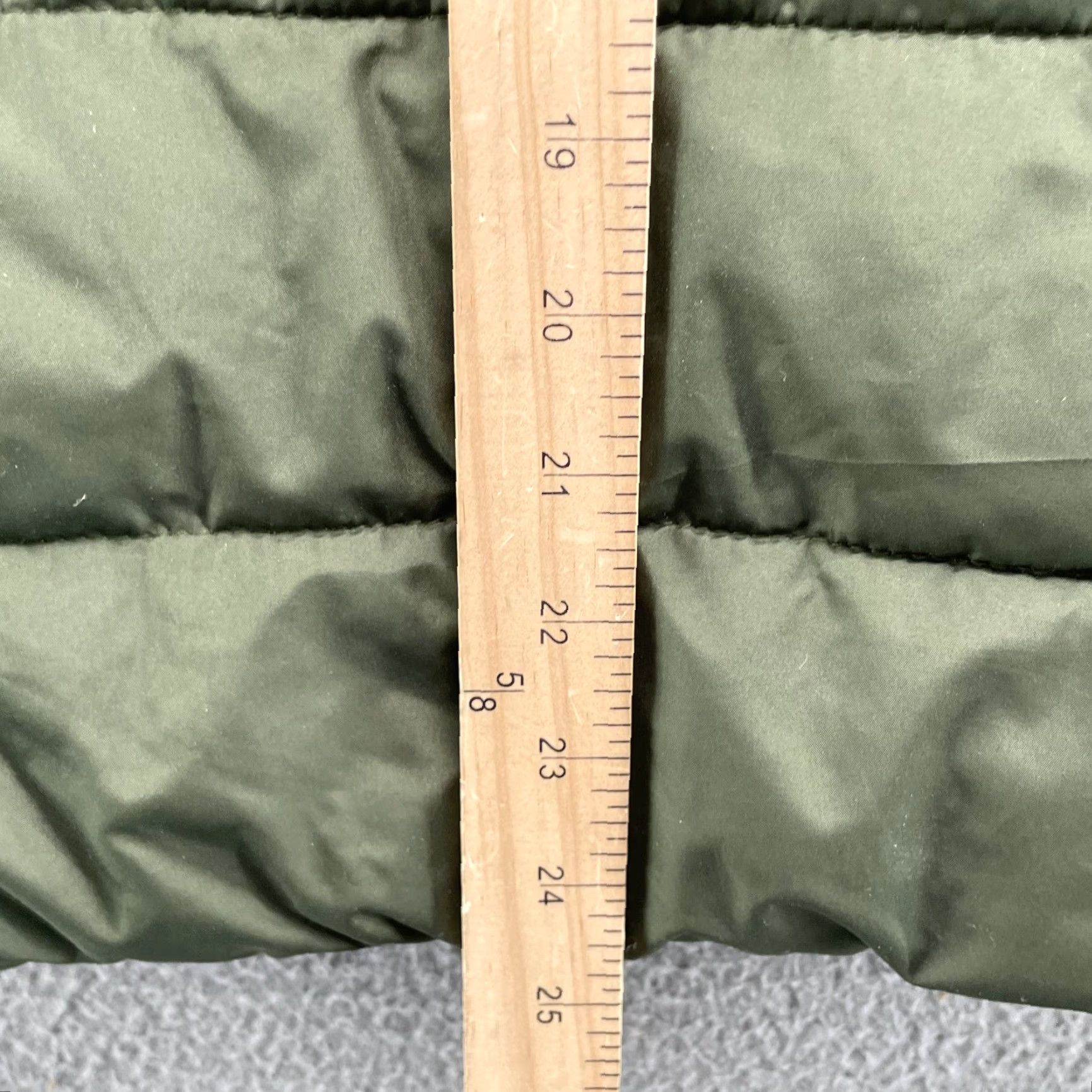 Banana Republic Banana Republic Puffer Vest Womens XS Army Green Faux Fur Hood Outdoor Gorp Chic Size XS / US 0-2 / IT 36-38 - 6 Thumbnail