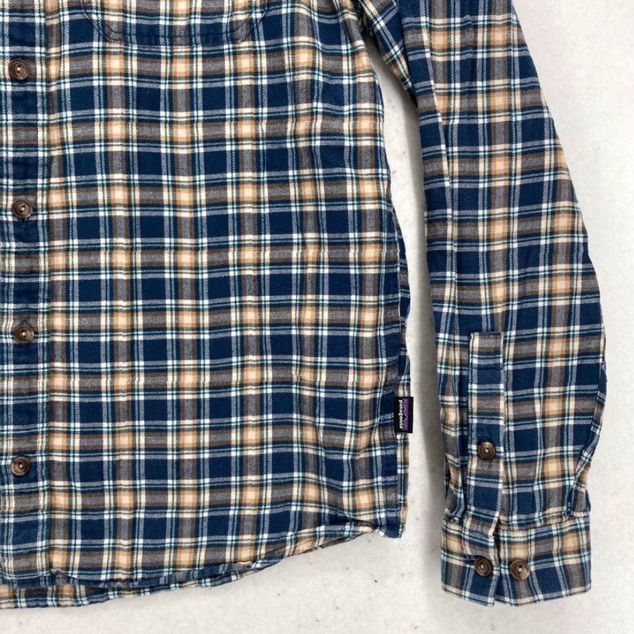 Patagonia Patagonia Shirt Patagonia Fjord Flannel Lightweight Cotton Plaid Blue Camp M L Men’s Clothing Size US L / EU 52-54 / 3 - 3 Thumbnail