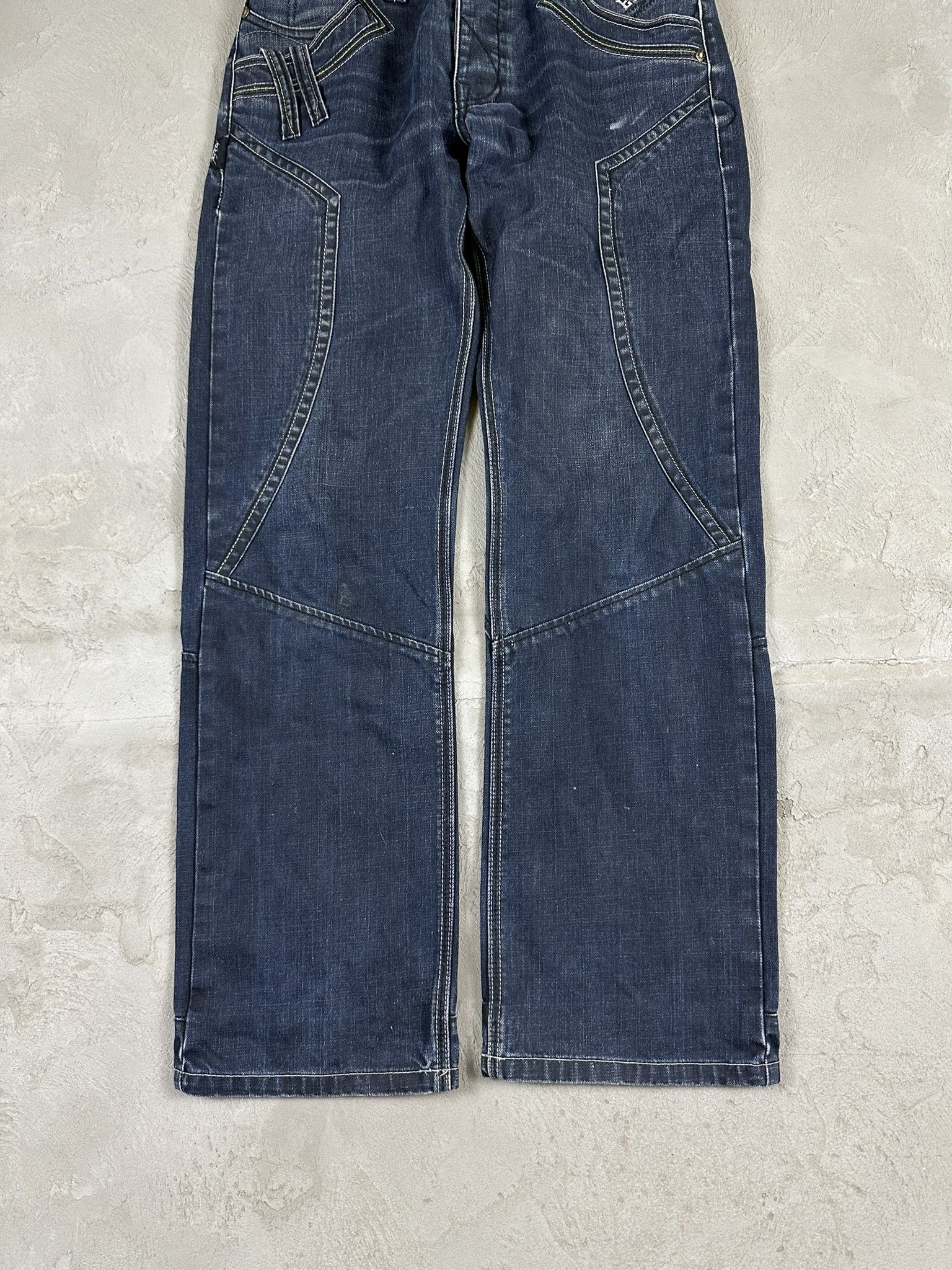 Japanese Brand Vintage Japanese Oversized Faded Denim Jeans Pants Size US 30 / EU 46 - 6 Thumbnail