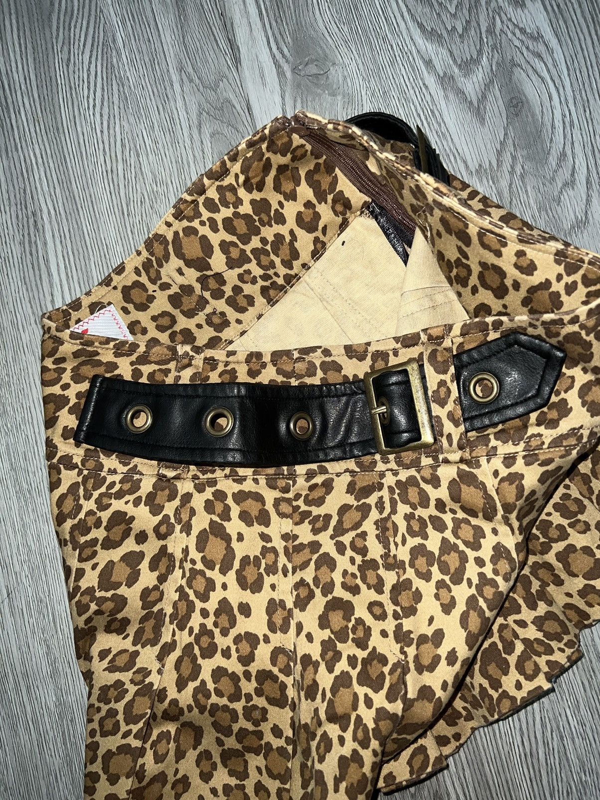 Japanese Brand Leopard pleated mini skirt 🧛🏻‍♀️🖤 Size 27" / US 4 / IT 40 - 5 Thumbnail