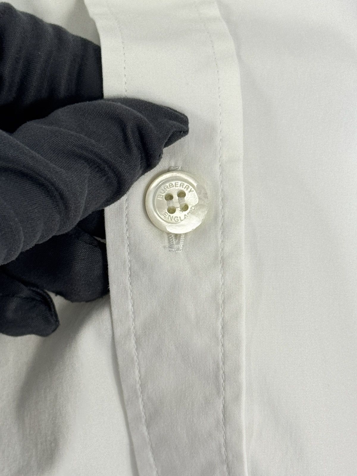 Burberry LOGO EMBROIDERED SHIRT Size US XL / EU 56 / 4 - 9 Thumbnail