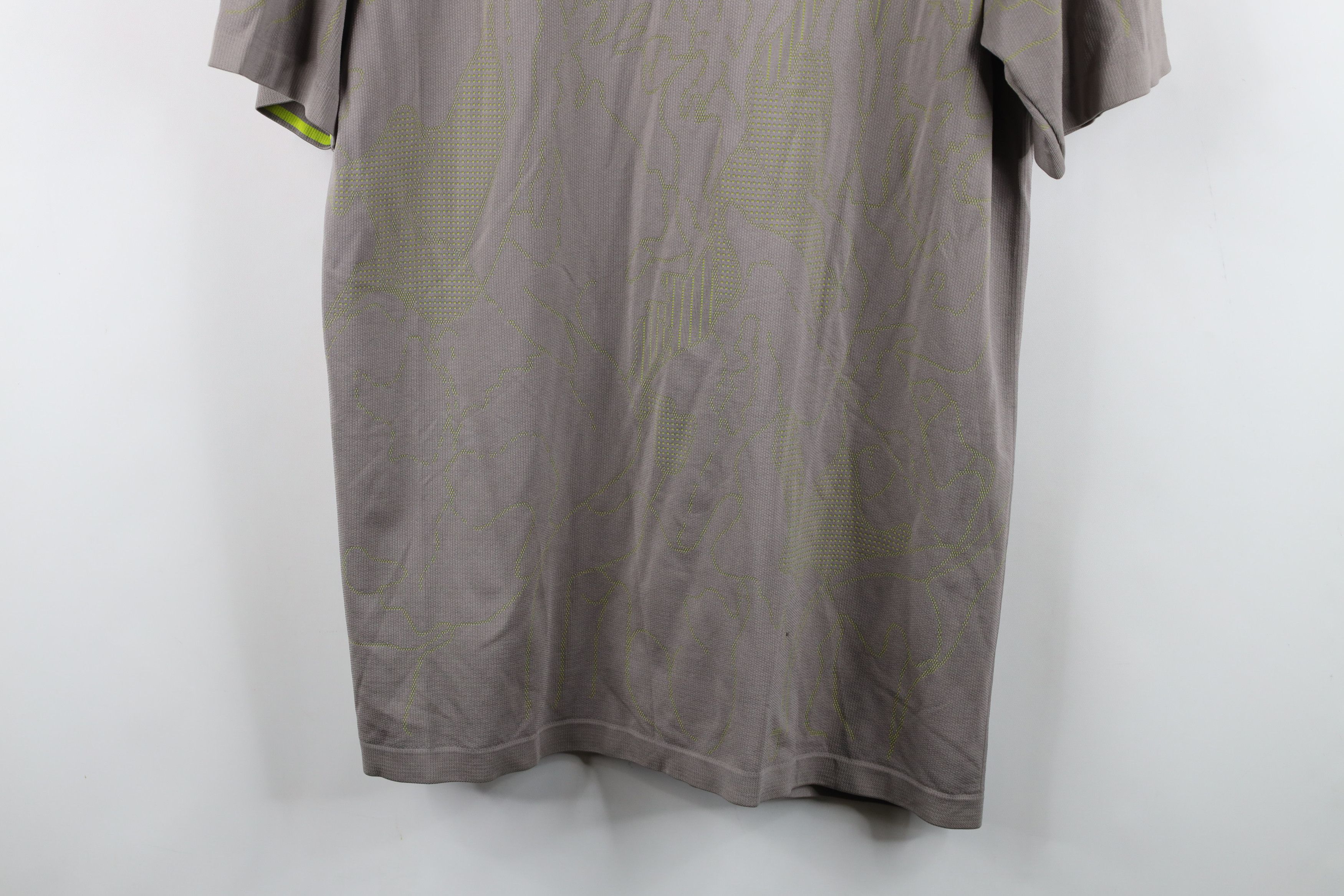 Nike Vintage Y2K Nike Camouflage Scott Mini Swoosh Knit T-Shirt Size US L / EU 52-54 / 3 - 15 Thumbnail