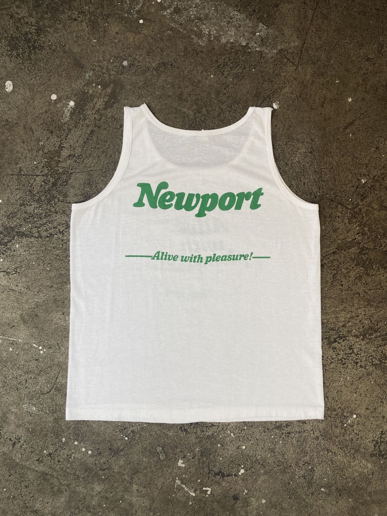Vintage Vintage 90s Newport Cigarettes Tank Top Size US L / EU 52-54 / 3 - 6 Thumbnail
