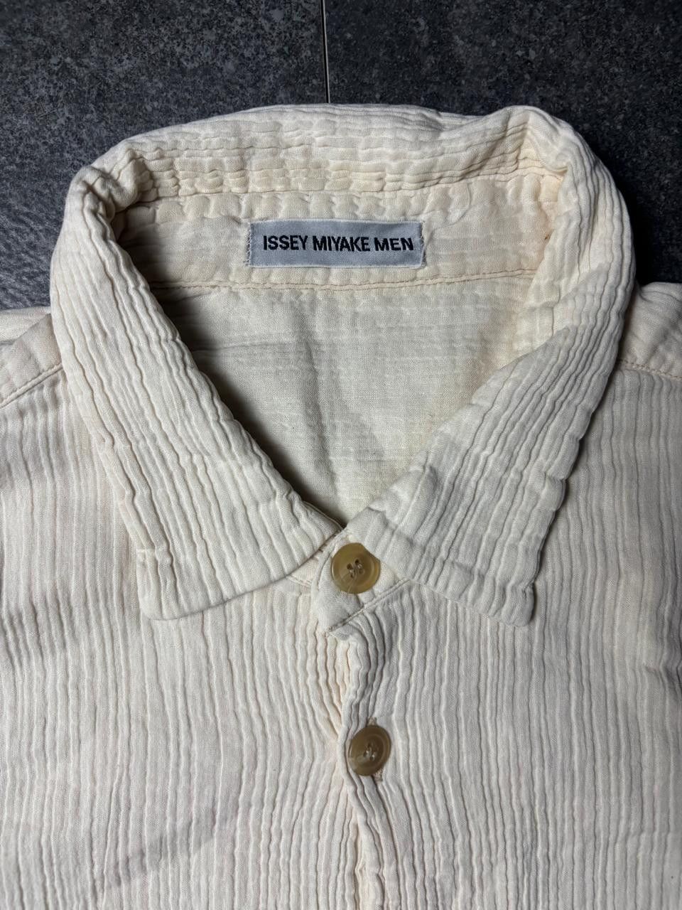 Issey Miyake AW1999 Issey Miyake Men Cotton Pleated Button-Up Shirt Size US L / EU 52-54 / 3 - 3 Thumbnail