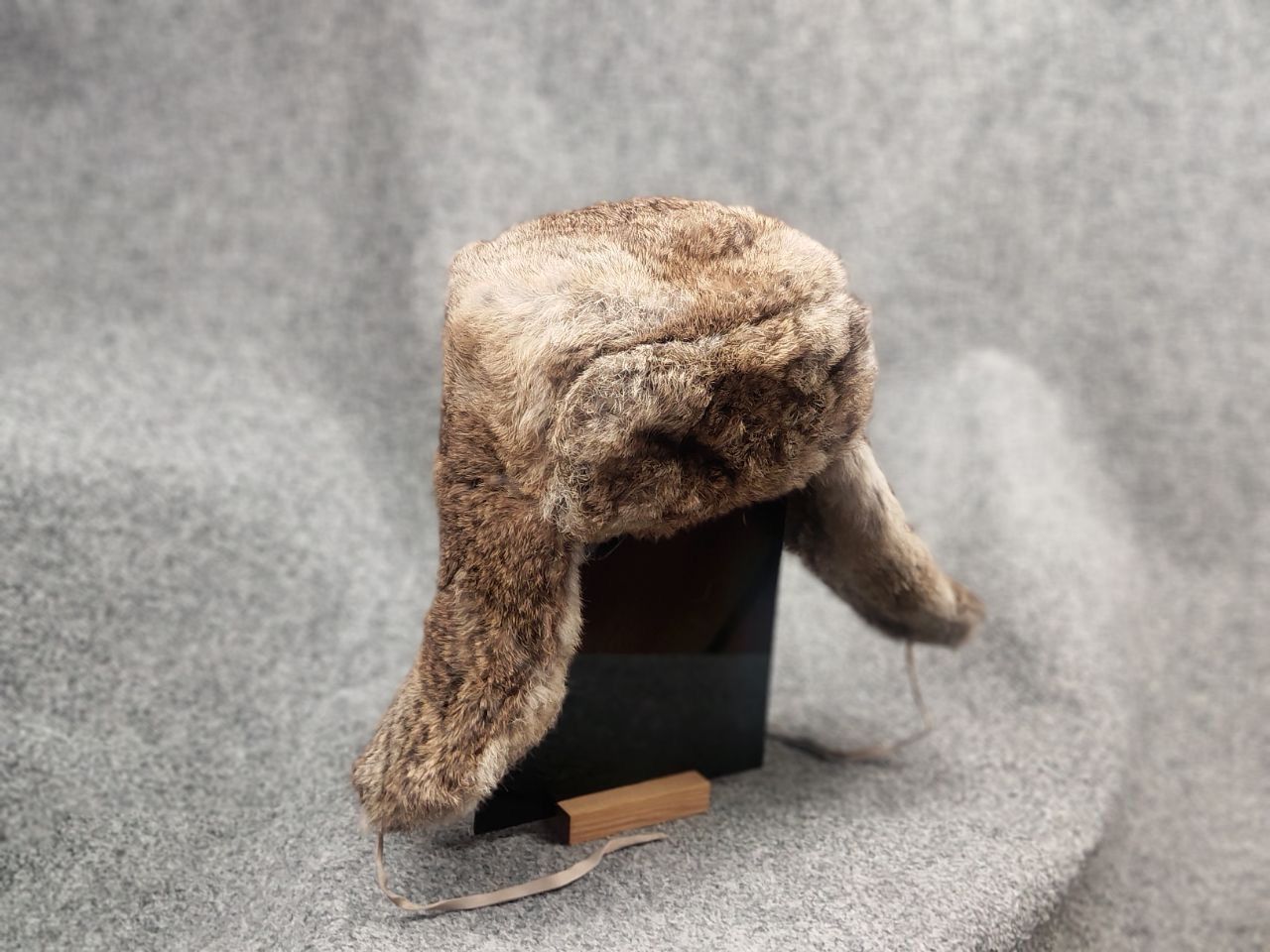If Six Was Nine Vintage Crazy Ushanka Hat of natural Beige Fur Y2K Style Size ONE SIZE - 12 Thumbnail