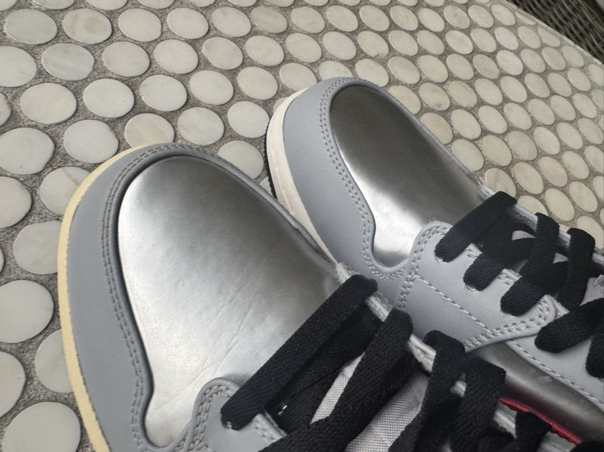 Jordan Brand 10 Jordan 1 Retro Low City Chicago Wolf Grey Metallic Silver Size US 10 / EU 43 - 7 Thumbnail