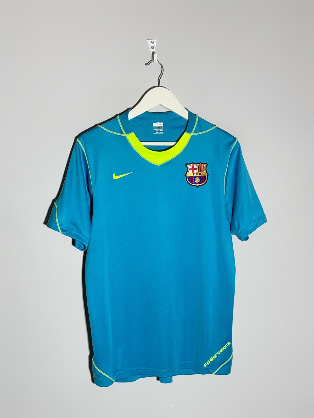 Vintage FC Barcelona Nike Vintage Hype Y2k Football Training Jersey Size US M / EU 48-50 / 2 - 2 Thumbnail
