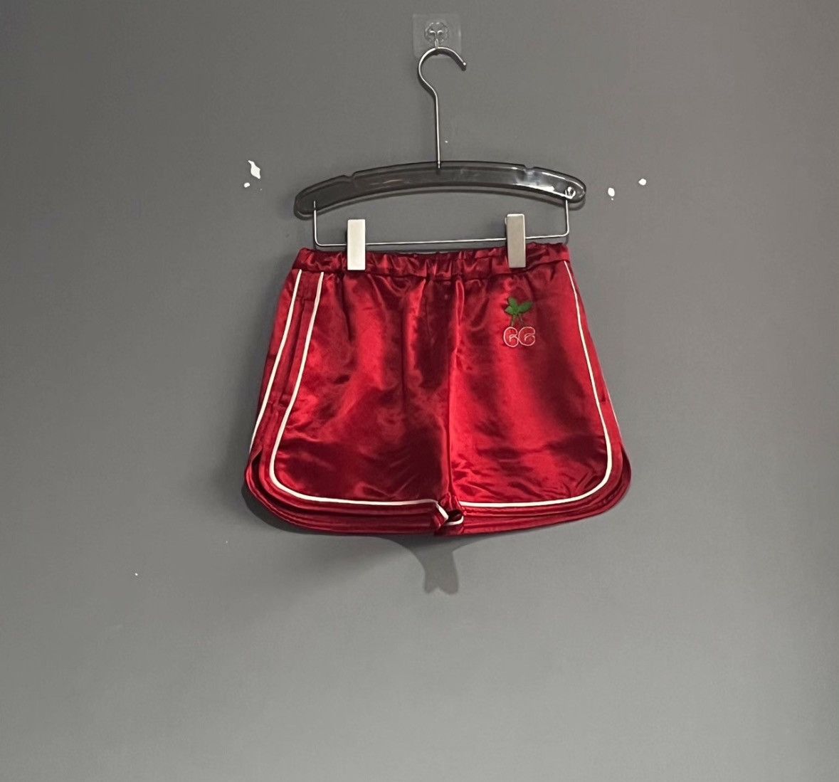 Gucci Gucci Size S Vintage cherry shorts 2503-Nextarrow Size 30" / US 8 / IT 44 - 2 Thumbnail