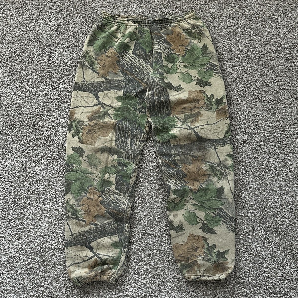 Vintage Y2K RealTree Camo Sweatpants