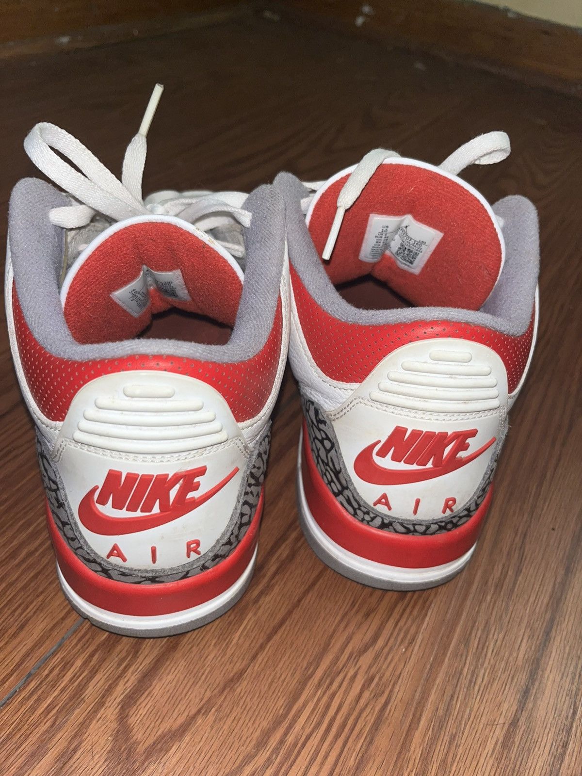 Nike Jordan 3 Fire Red Size US 10 / EU 43 - 2 Thumbnail
