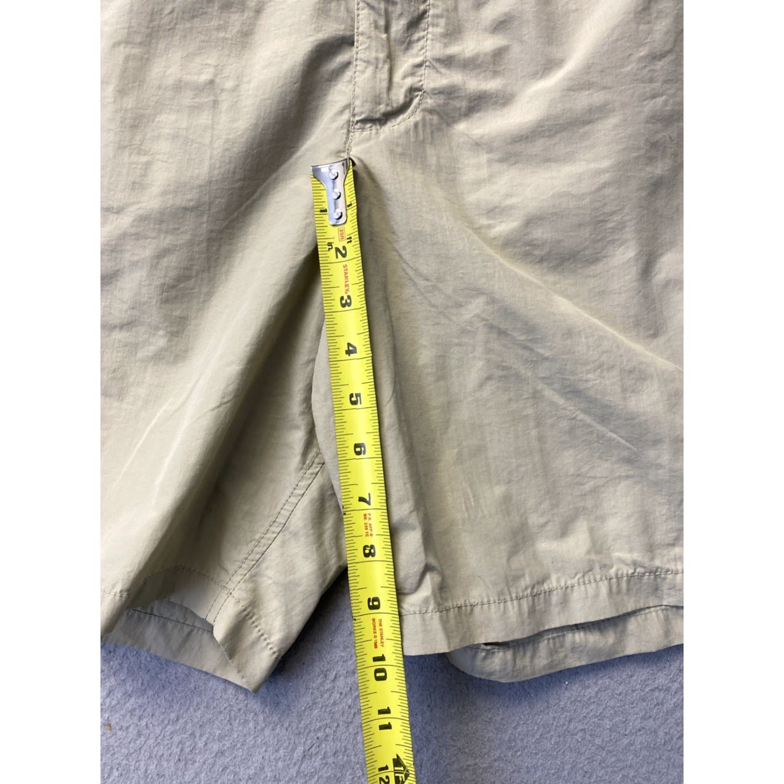 Gap GAP Men's Flat Front Shorts Nylon Khaki Size M /129-30 Size US 31 - 5 Thumbnail