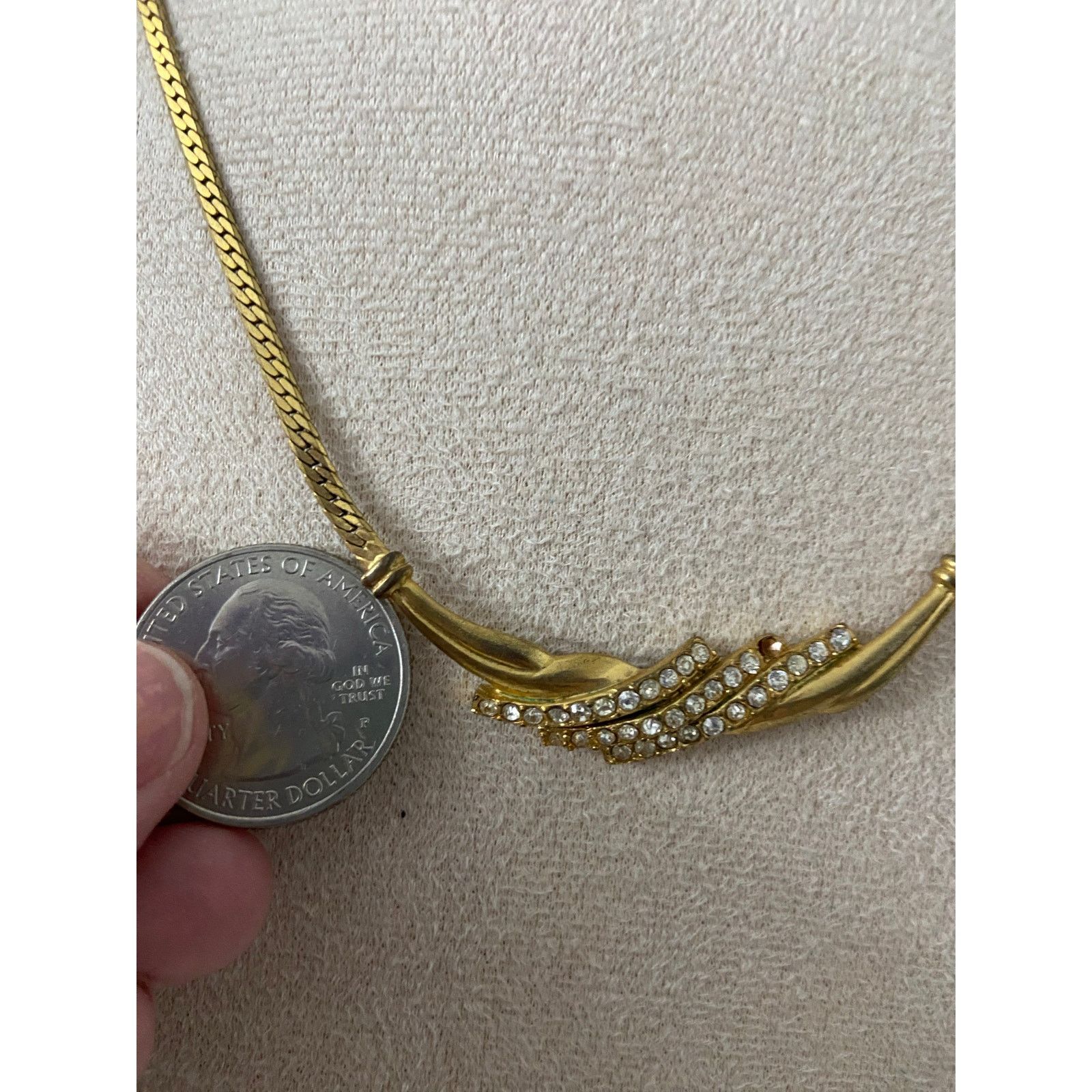 Vintage Vintage bib necklace with rhinestone gold tone Size ONE SIZE - 2 Thumbnail