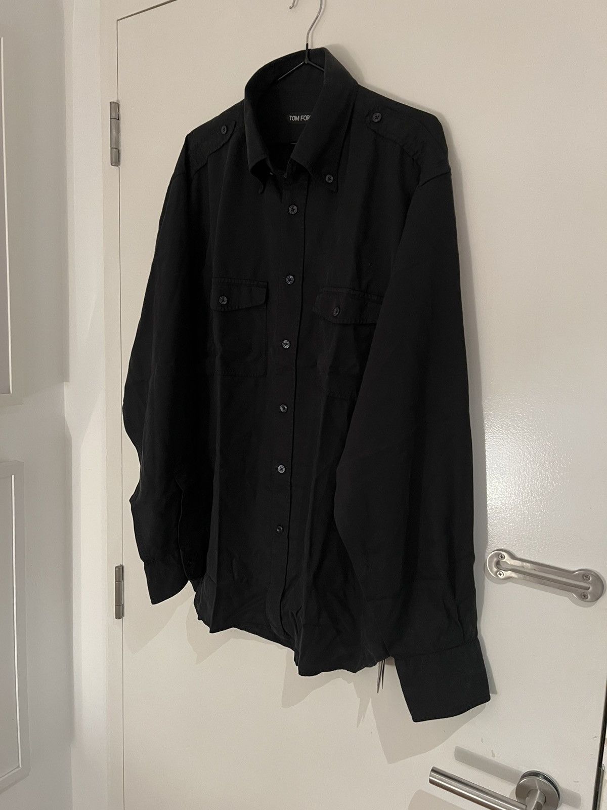 Tom Ford TOM FORD Long Sleeves Black Size 16/5 42 100% LYOCELL Size US L / EU 52-54 / 3 - 7 Thumbnail