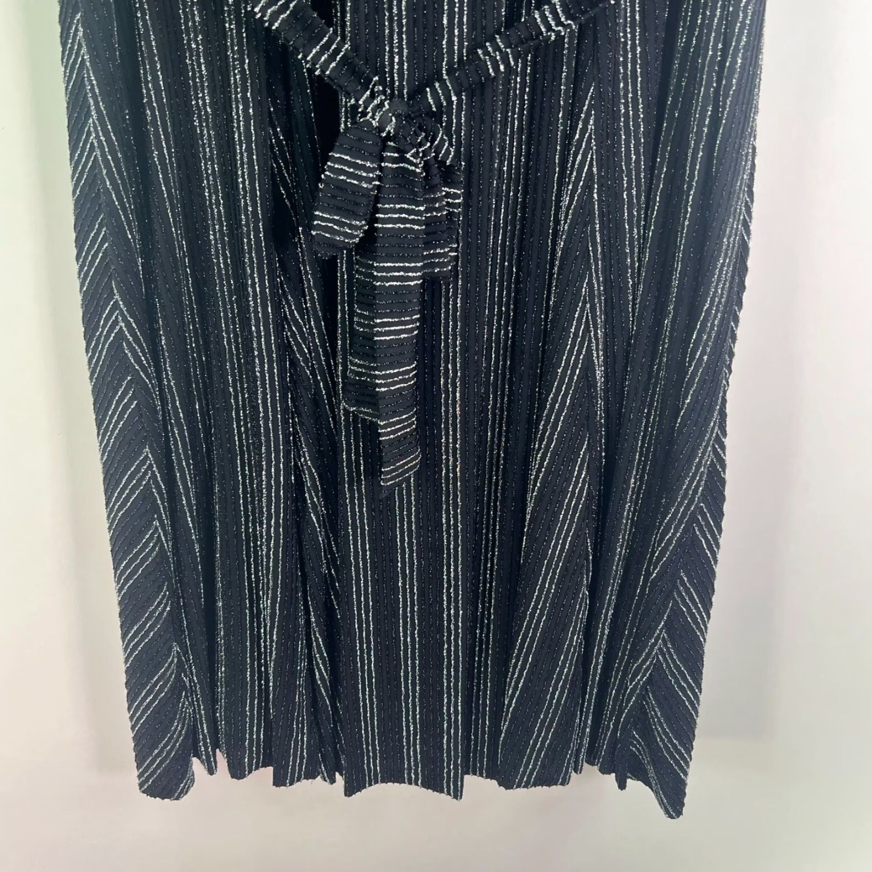 Torrid Torrid Metallic Striped Belted A-Line Dress Plus Size 2 Black Midi V-Neck Flutter Sleeve NWT Size XS / US 0-2 / IT 36-38 - 3 Thumbnail