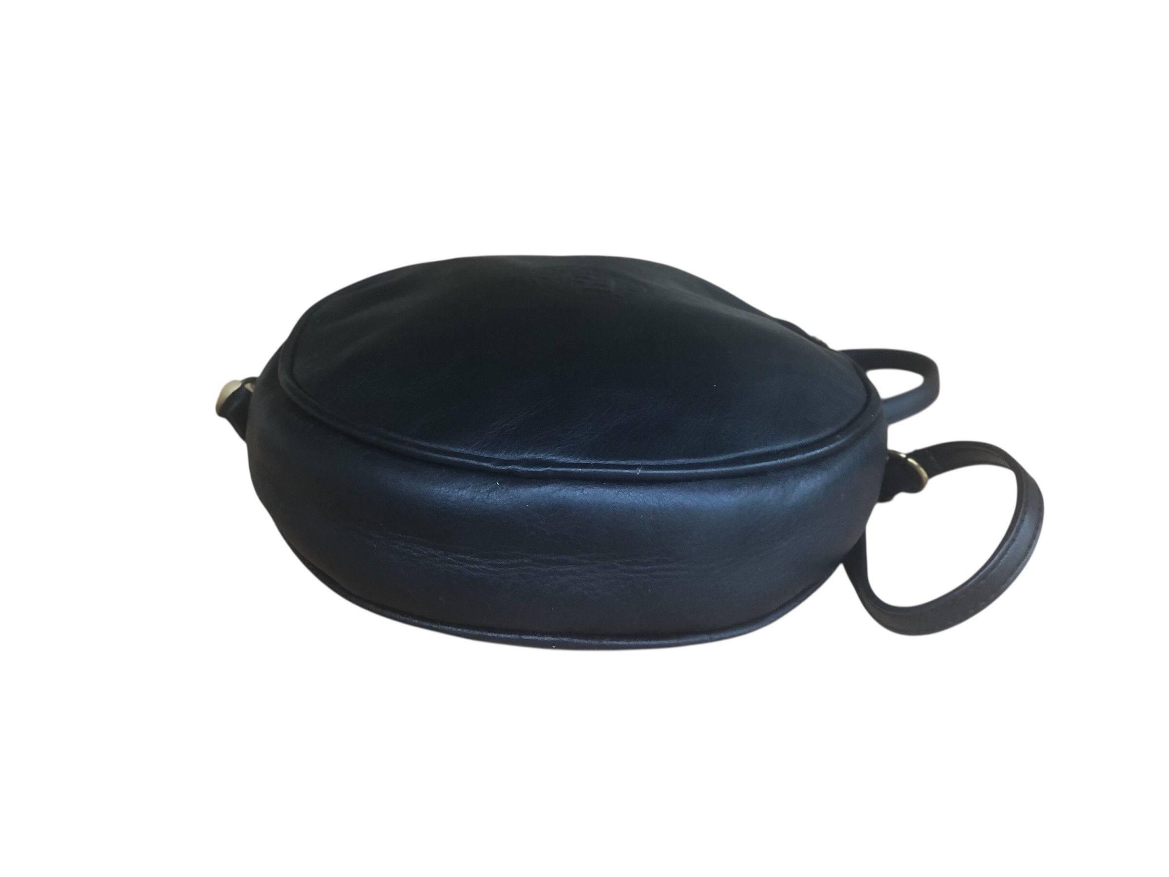 Fendi Rare Vintage Fendi Soft Leather Roundbag Slingbag Size ONE SIZE - 4 Thumbnail