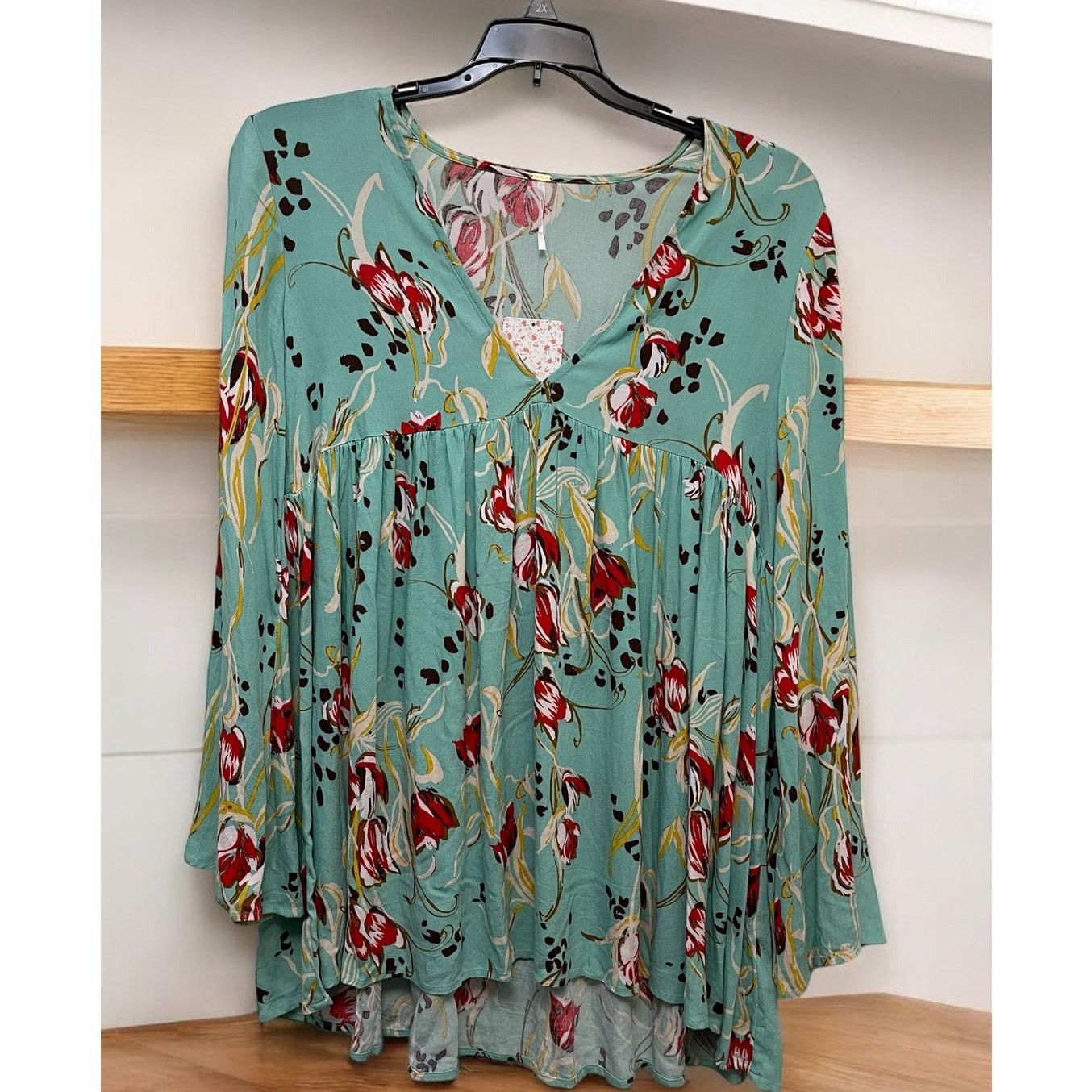 Free People Free People Green Women's Blouse Top V-Neck Boho Sz Small Size S / US 4 / IT 40 - 1 Thumbnail