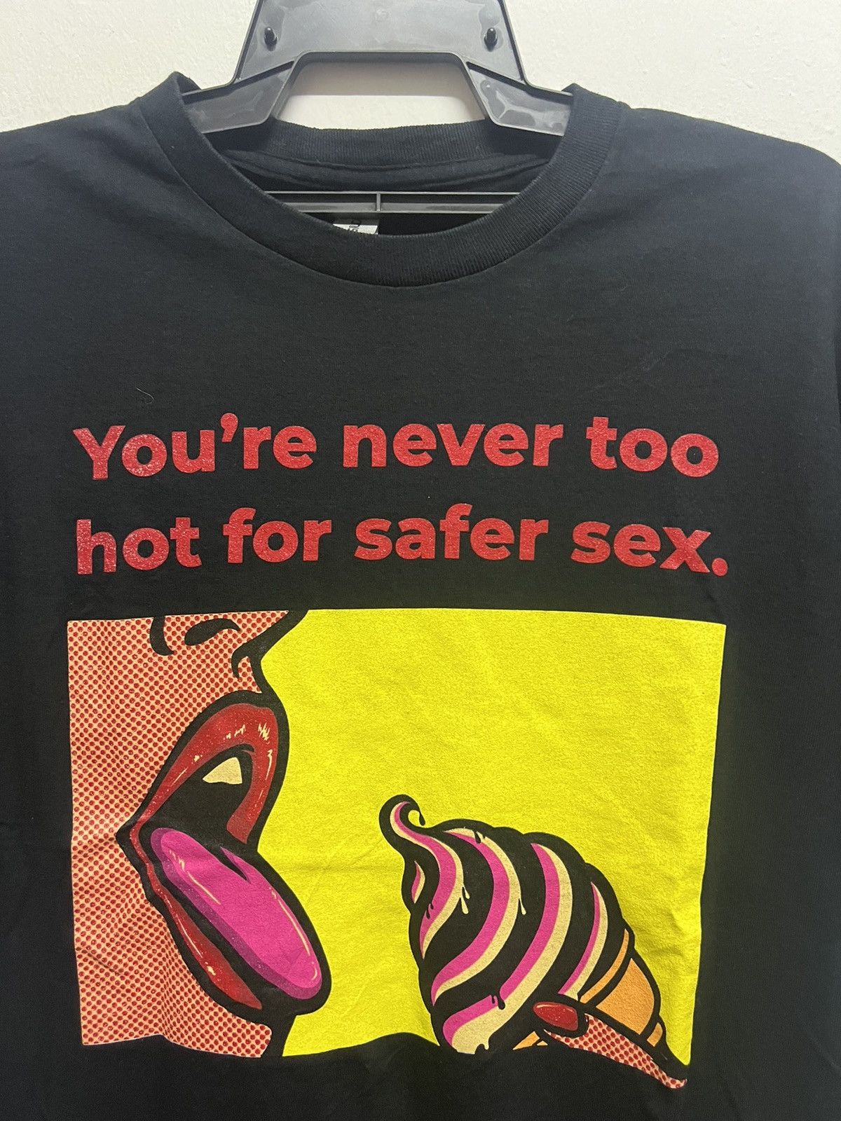 Vintage Vintage 00’s Stop Aids Pop Art Tee Size US L / EU 52-54 / 3 - 2 Thumbnail