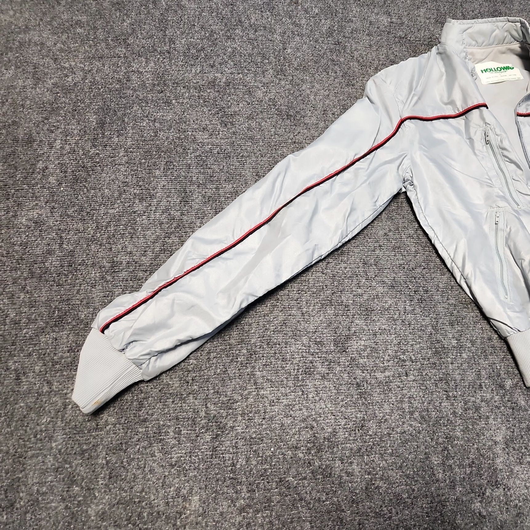 Vintage VINTAGE Holloway Windbreaker Jacket Nylon 1990s Gray Men Small XS? - Note: Original title says Small, use Size: S Size US S / EU 44-46 / 1 - 7 Thumbnail