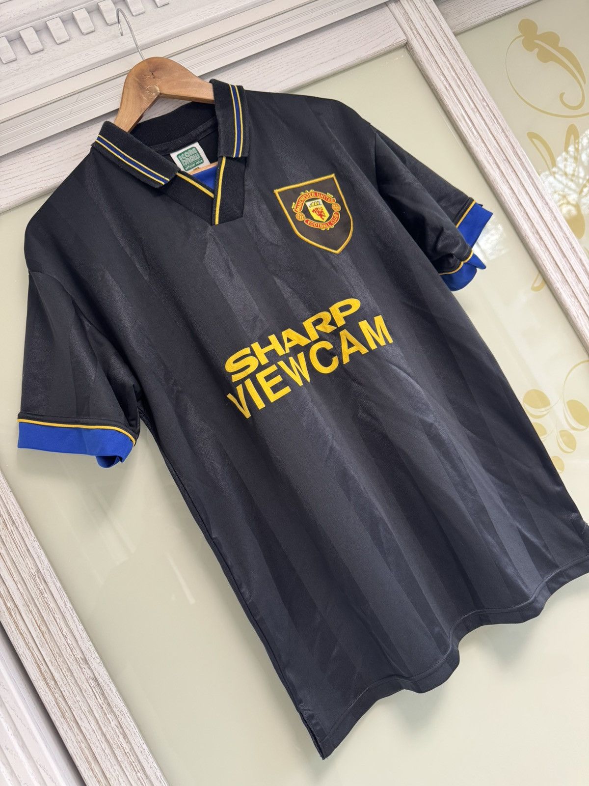 Umbro Vintage Manchester United 1994–1995 Score Draw Away Jersey Size US M / EU 48-50 / 2 - 4 Thumbnail