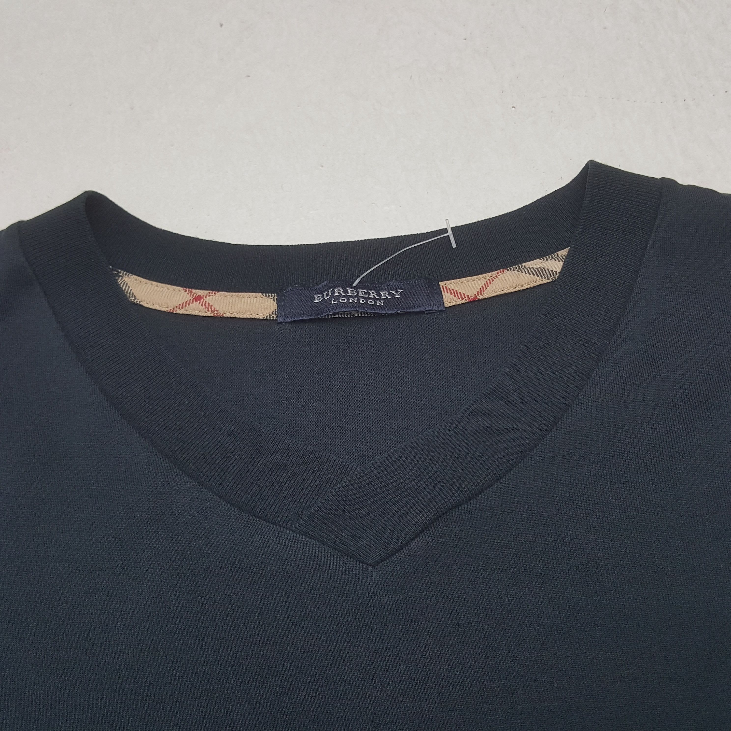 Burberry Vintage Burberry London Designer Brand Tshirt RR30 Size US M / EU 48-50 / 2 - 4 Thumbnail