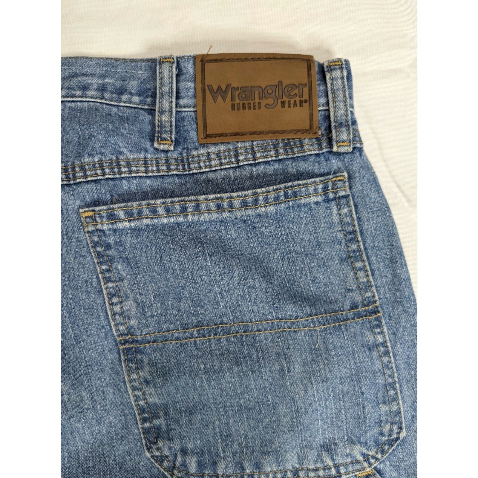 Wrangler WRANGLER Rugged Wear Distressed Work Jeans 36x32 Blue Denim Carpenter Jeans Mens Straight Regular Rise 12 Inseam 32 Zipper Fly WW Size US 36 / EU 52 - 4 Thumbnail