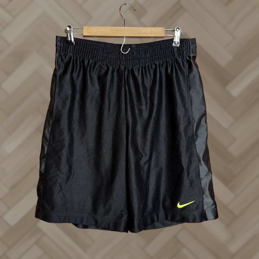 Nike VINTAGE Nike Basketball Shorts Mens M Black Baggy Shiny Silky Glanz Dazzle Y2K Athletic Pockets Drawstring 9in Inseam 34in Waist Women? Size US 31 - 1 Thumbnail