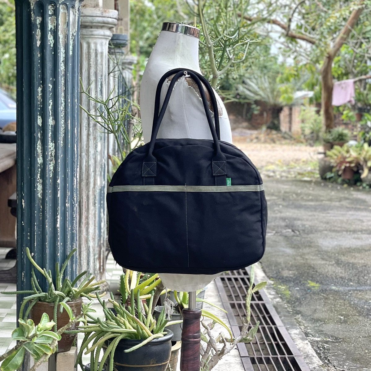 United Colors Of Benetton United Color of Benetton Cotton Shoulder Bag/Mini Luggage Size ONE SIZE - 1 Thumbnail