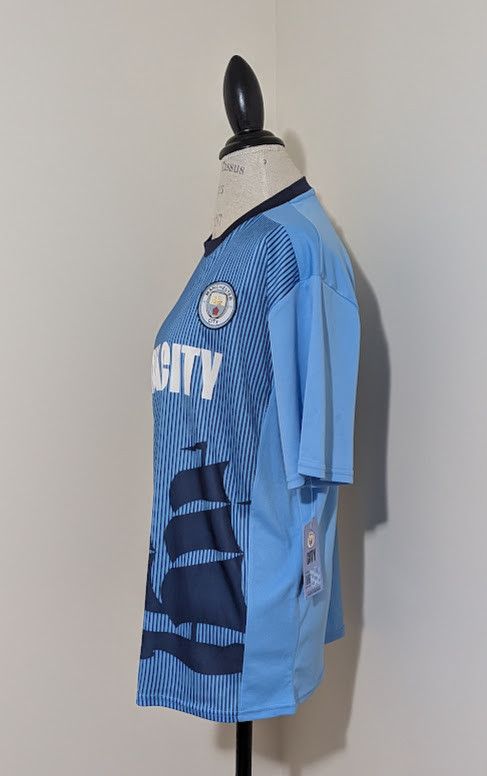 Other Manchester City Offical jersey NWT size L Size US L / EU 52-54 / 3 - 2 Thumbnail