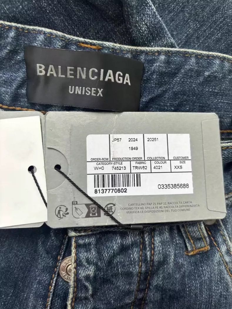 Balenciaga Balenciaga size XXS Indigo Baggy Button Loose Jeans Size US 26 / EU 42 - 4 Thumbnail