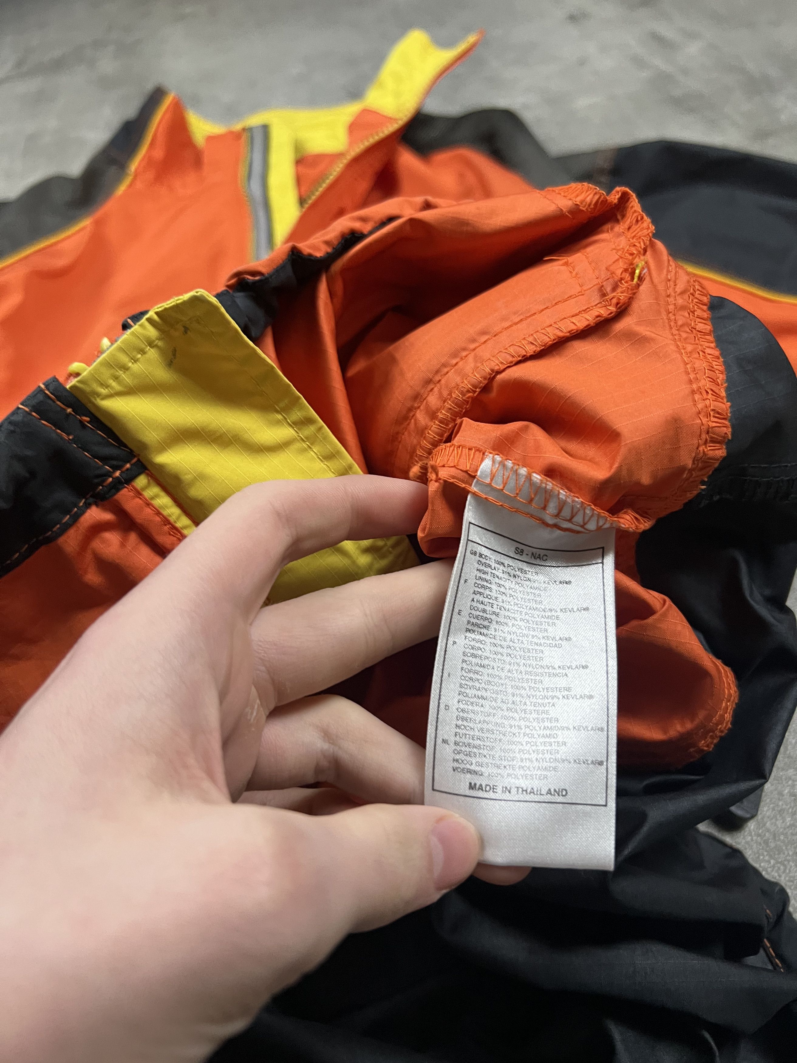 Nike ACG nike acg jacket (in bagpack) size M mens original Size US M / EU 48-50 / 2 - 9 Thumbnail