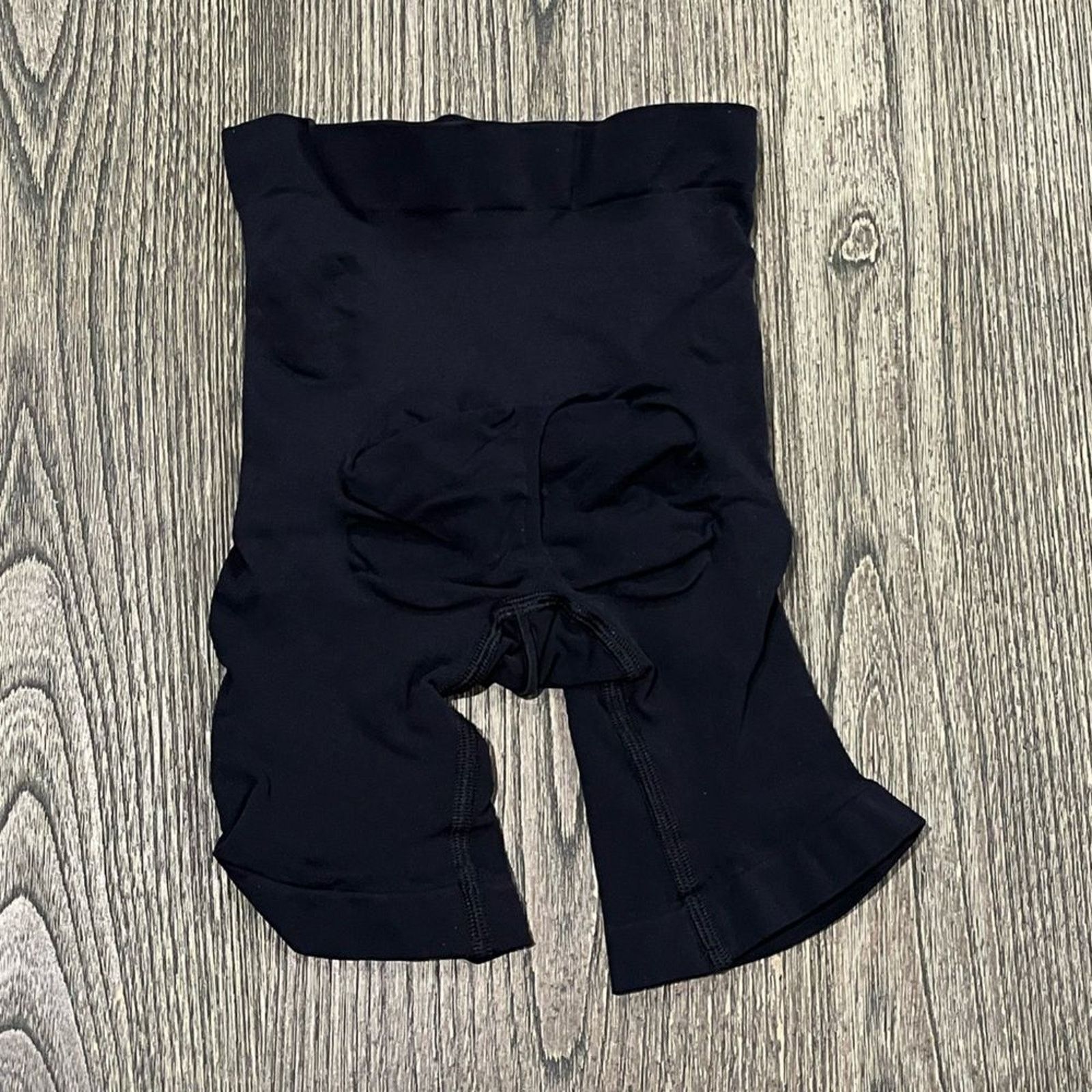 SKIMS NWOT Skims Shapewear Knee Shorts Mid Thigh Open Gusset Size ONE SIZE - 2 Thumbnail